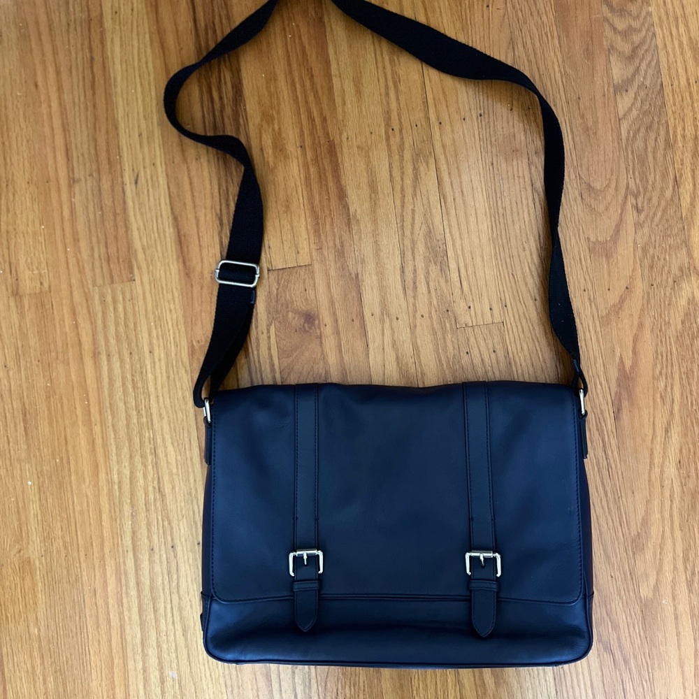 NWOT Cole Haan navy blue leather messenger bag